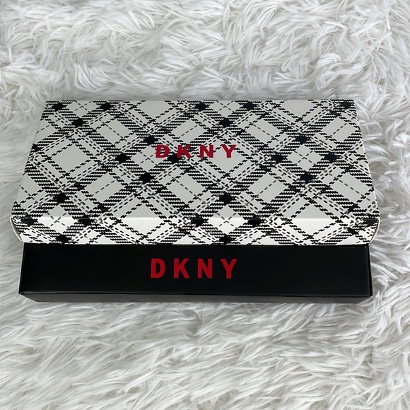 DKNY ~ Phoenix Flap Wallet ~ Bright Red ~ NWT! - Picture 7 of 11